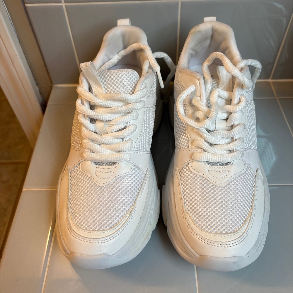 WILD & FABLE SNEAKERS
